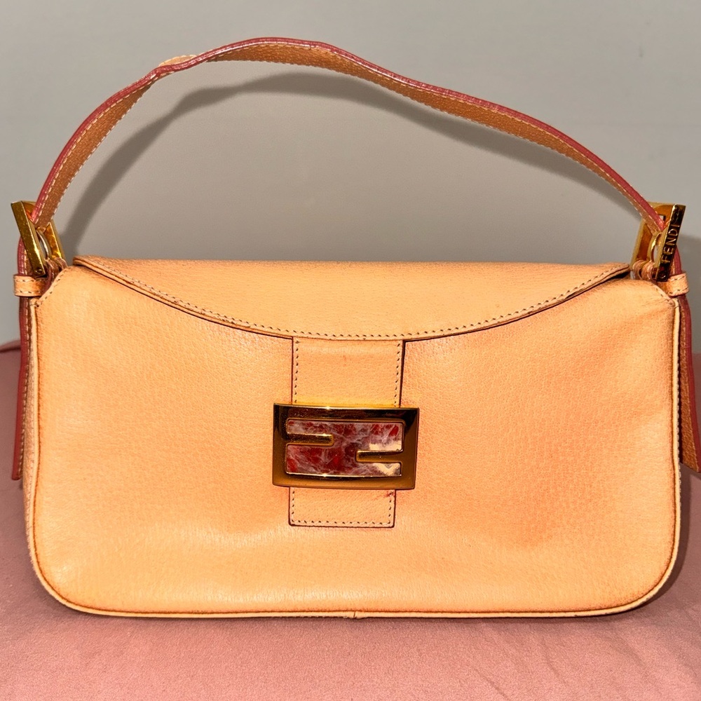FENDI Mamma Baguette bag in peach - Vintage